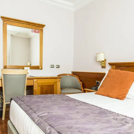 Vibe Nazionale Hotel 3*