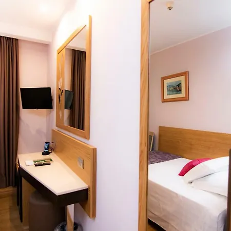 Vibe Nazionale Hotel Rom