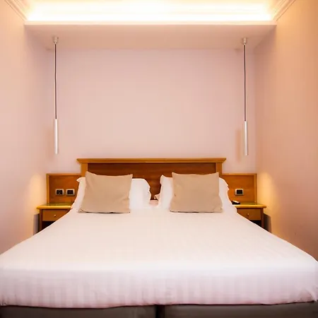 Vibe Nazionale Hotel 3*